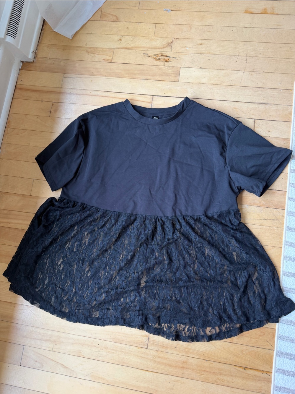Black Lace-Hem Short Sleeve Women's Top